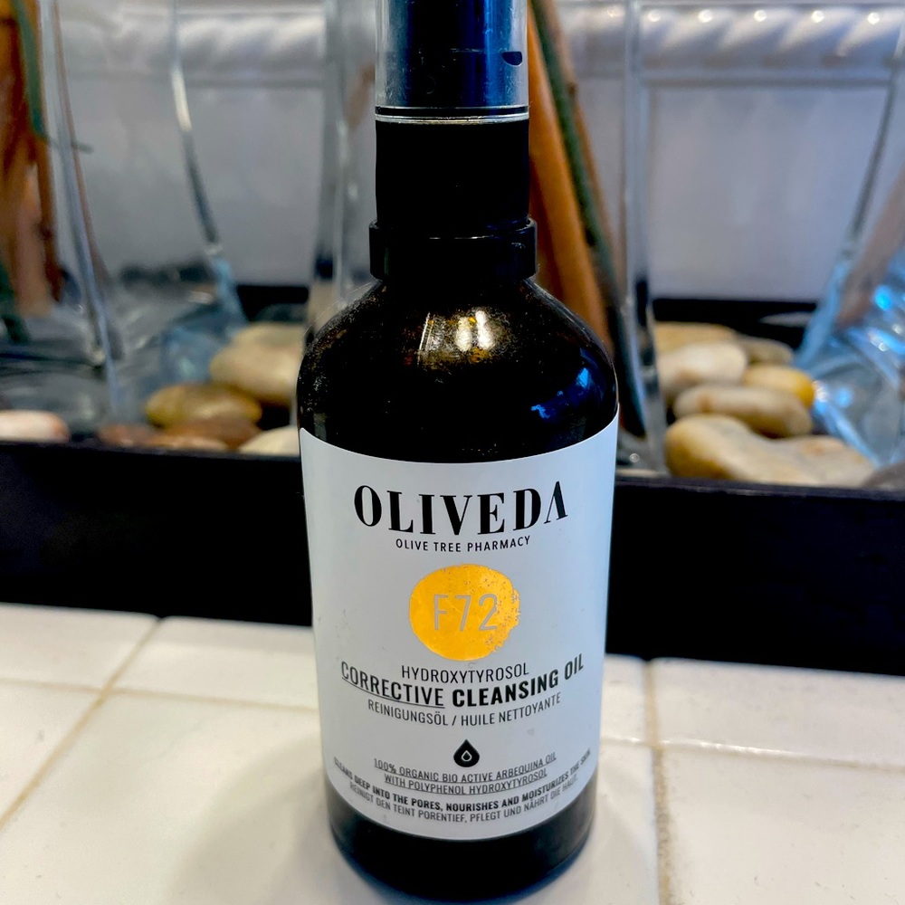 Oliveda corrective cleansing oil